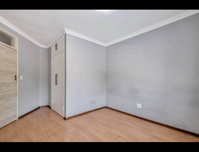 2 BEDROOM APARTMENT FOR SALE IN WINDSOR EAST